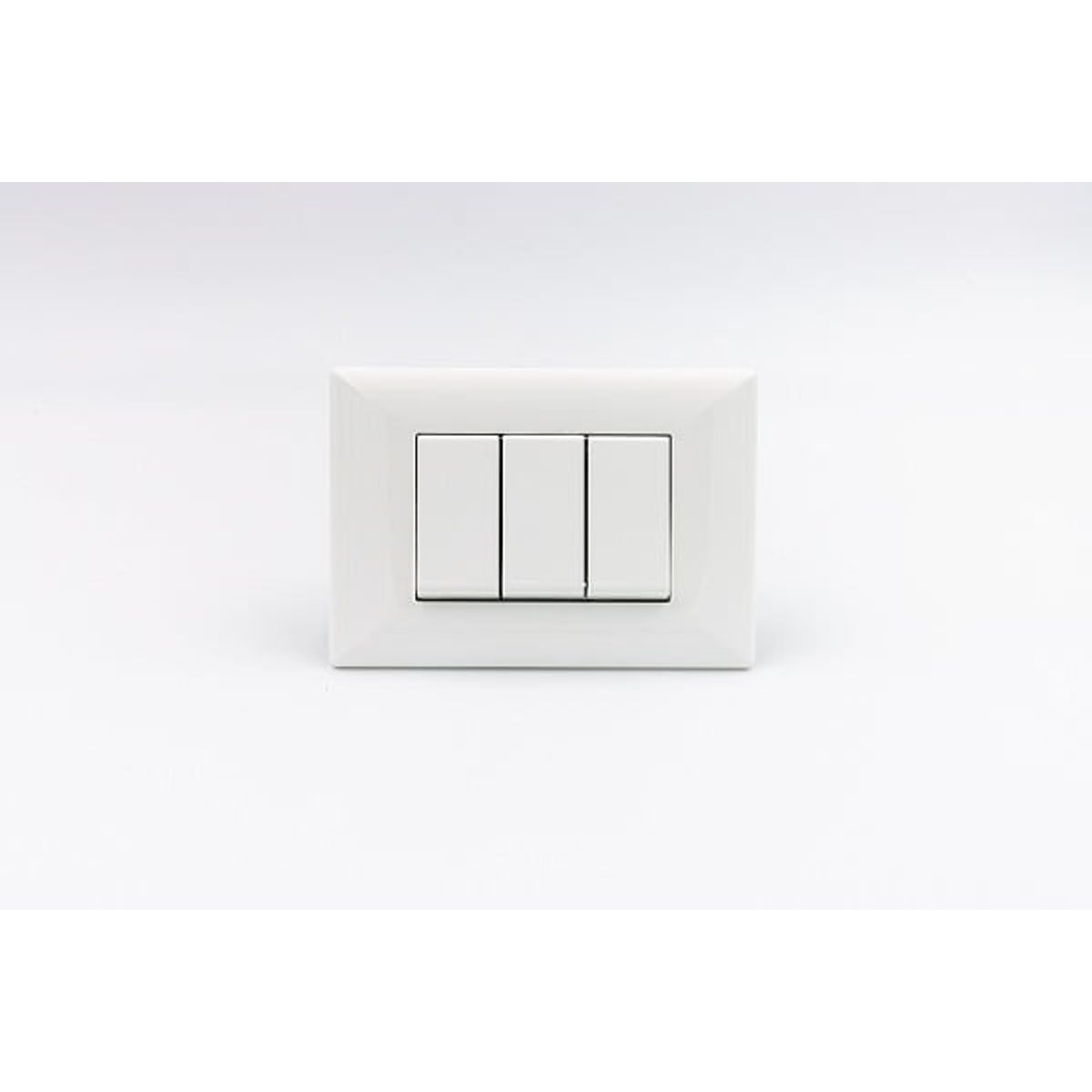 SINTHESI - INTERRUPTOR TRIPLE 02 SIMPLE Y 01 CONMUTADOR 3 VIAS S22 SINTHESI