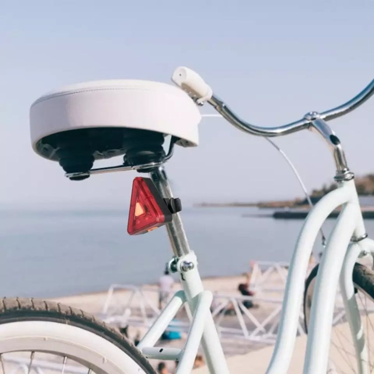 OEM - LUZ TRASERA DE BICICLETA  TRIANGULAR RECARGABLE 5 MODOS