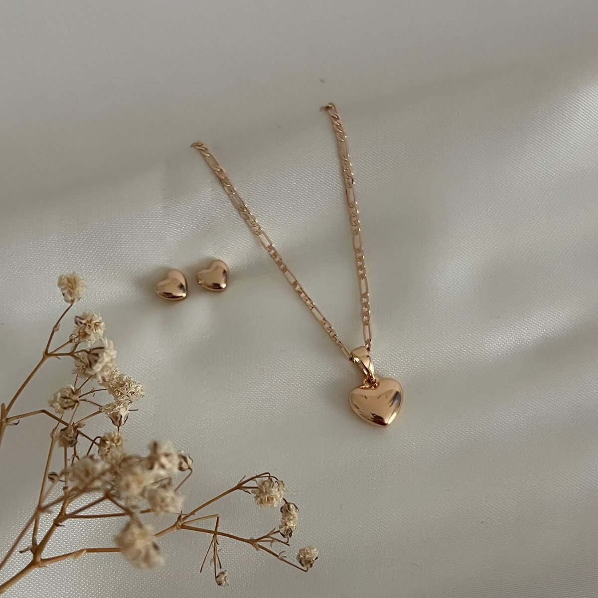 GENERICO - Collar con corazón + aretes - Bañado en oro 18 k - Naif Jewelry Perú