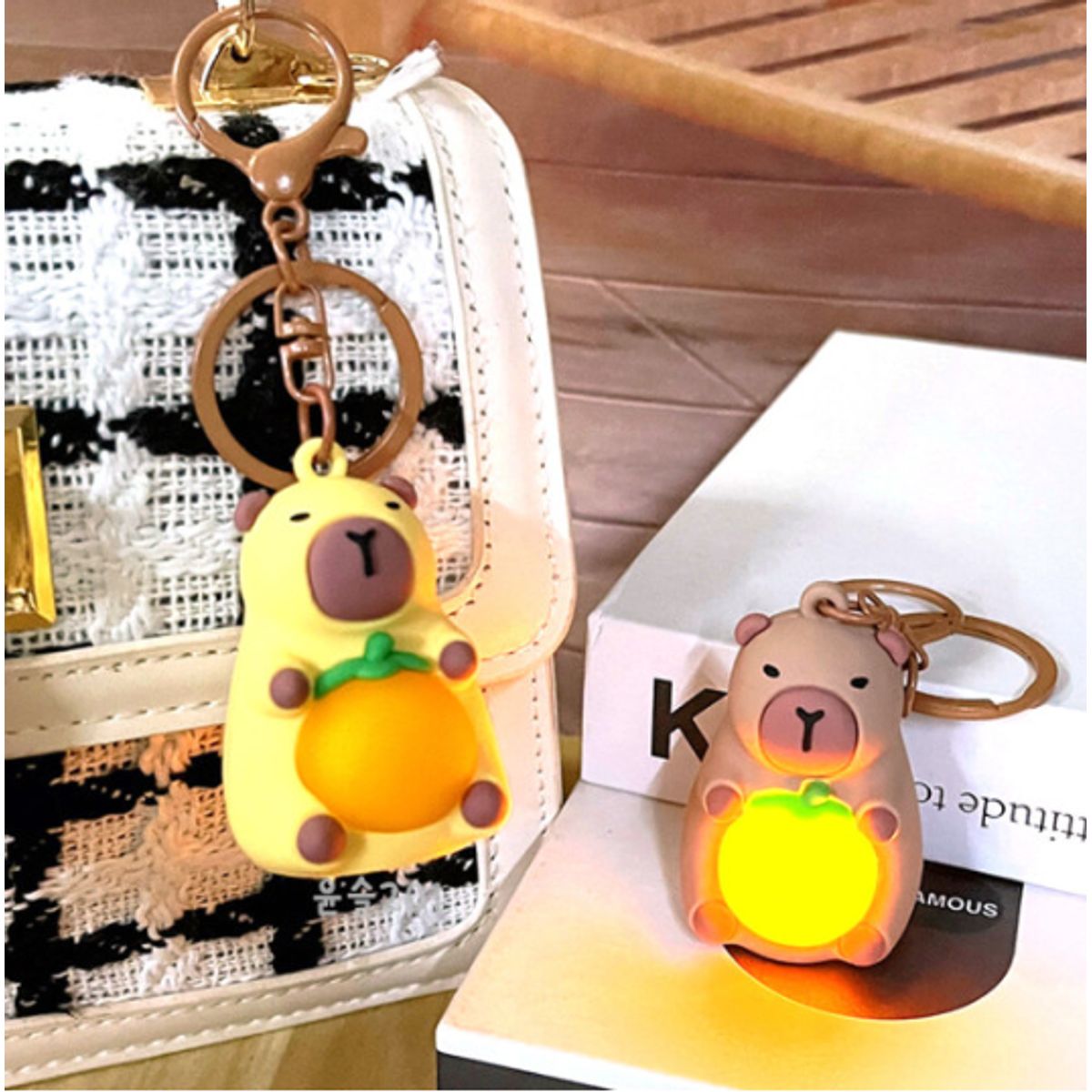 GENERICO - Llavero Capibara con luces