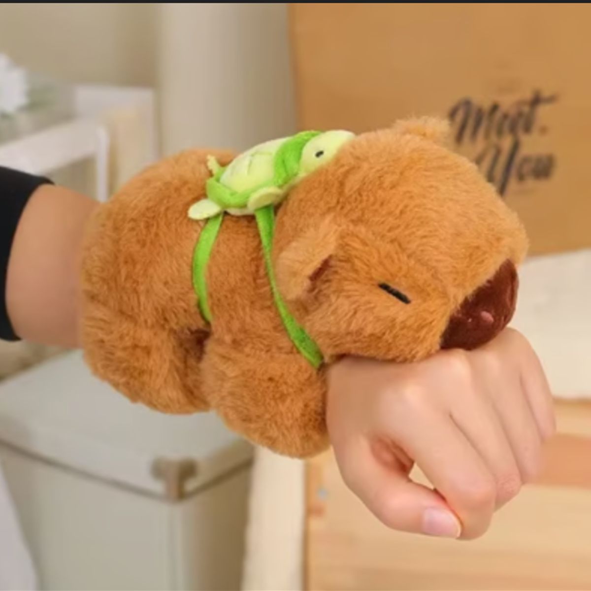 GENERICO - Peluche pulsera de Capibara