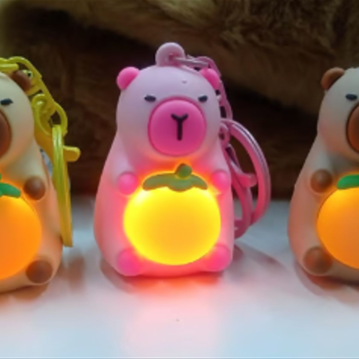 GENERICO - Llavero Capibara con luces