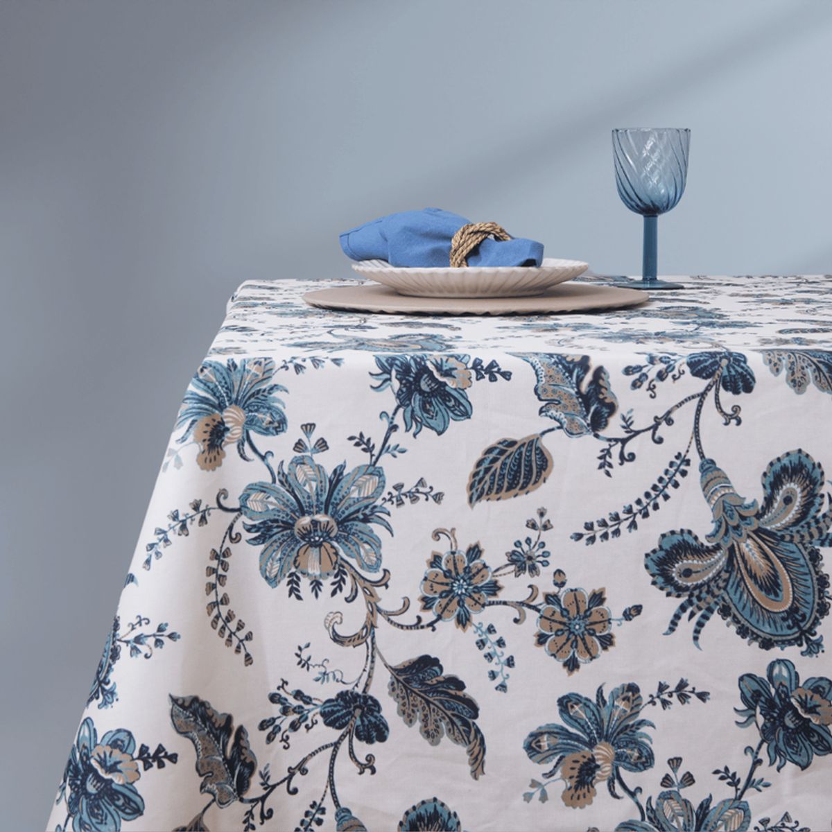 CASIOPIA - Mantel antimanchas cuadrado 8 sillas FLORA AZUL