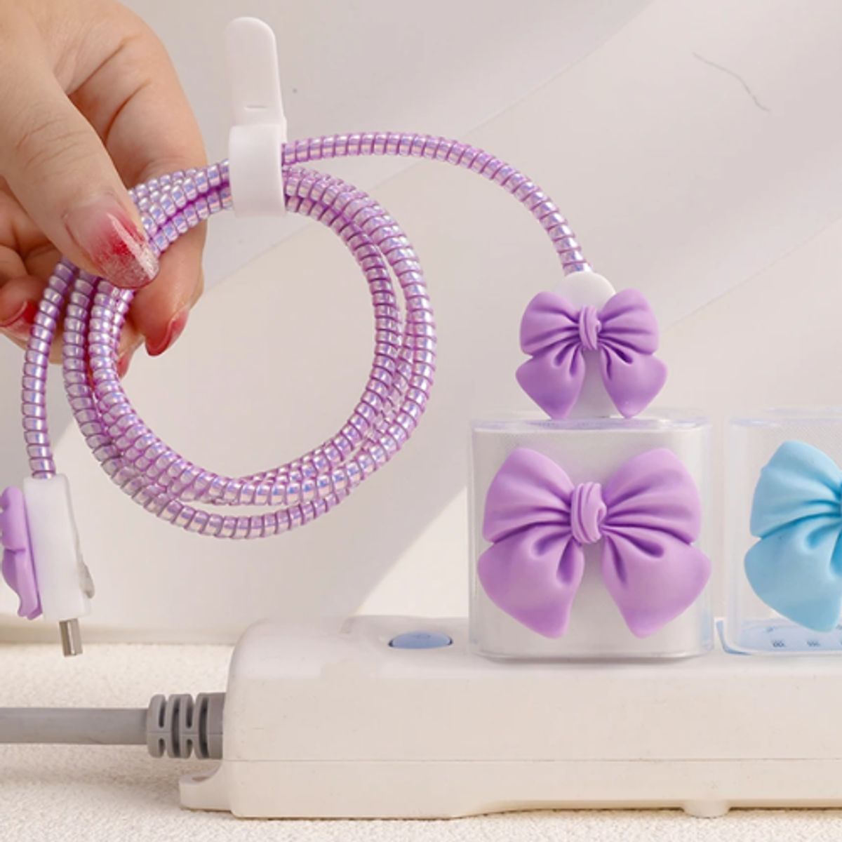 GENERICO - Protector o cases de cargador  para Iphone (Lazo morado)