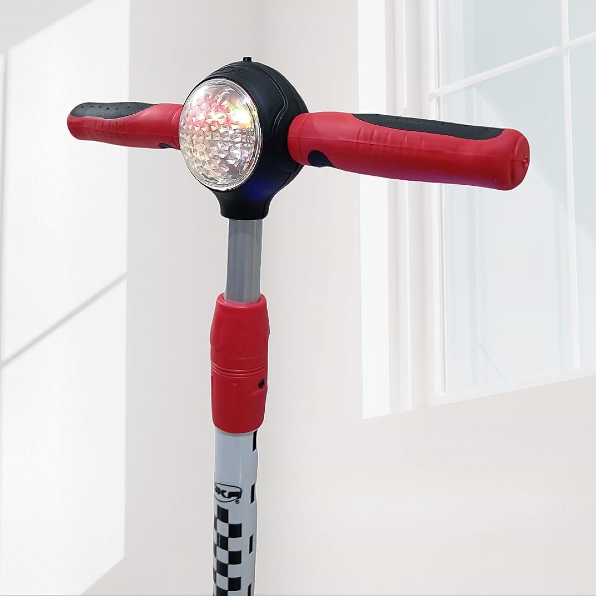 OKA - SCOOTERS PARA NIÑOS MUSICAL CON LUCES LED OKA