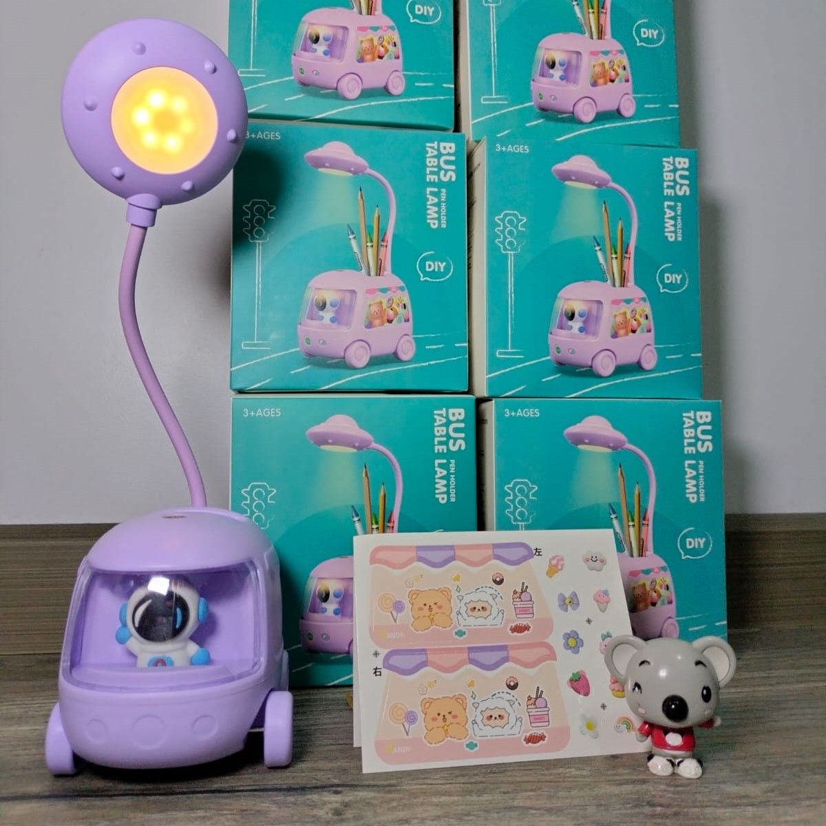 GENERICO - LAMPARA DE ESCRITORIO ASTRONAUTA LILA