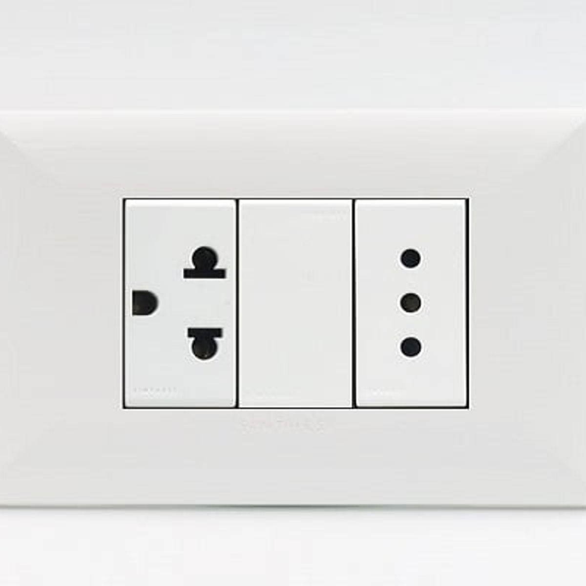 SINTHESI - TOMACORRIENTE DOBLE  01 UNIVERSAL Y 01 DE 3 EN LINEA S17 SINTHESI
