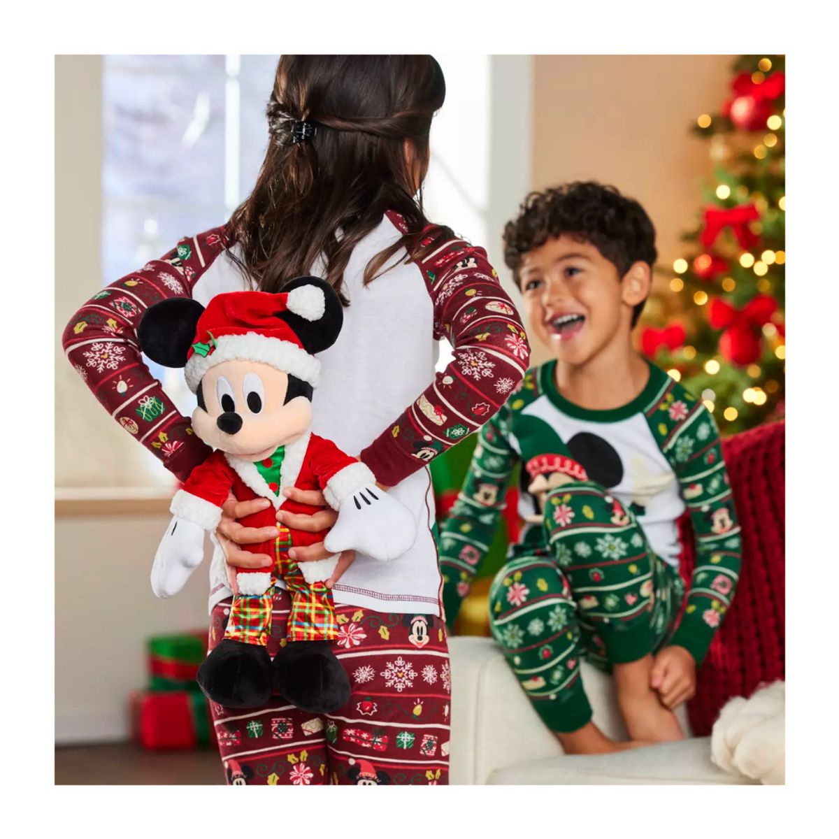 DISNEY - Peluche Mediano Disney Store Mickey Mouse Navidad 2024