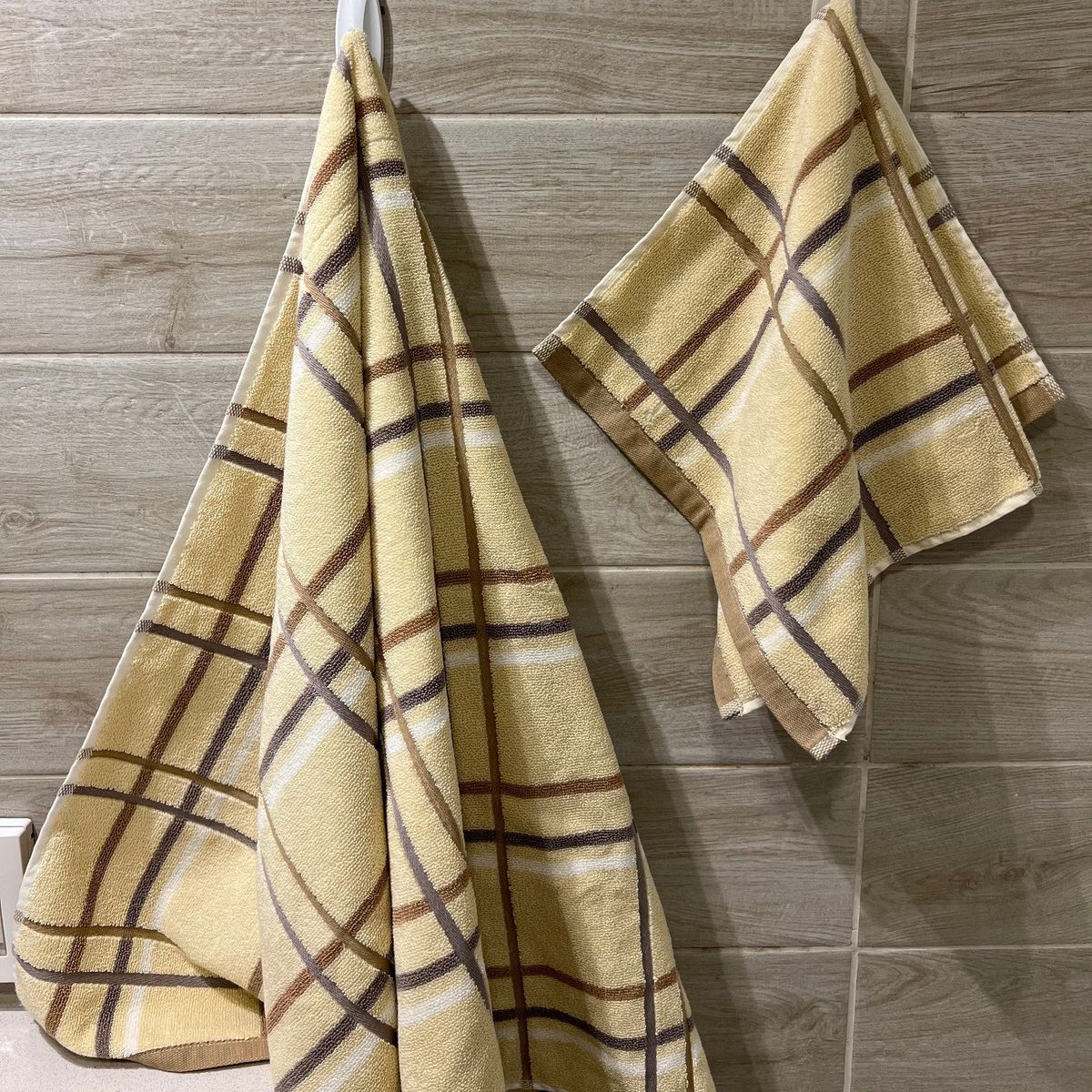 COBITEX HOME - Set de toallas de baño con diseño lineal Beige – 520 gramos 100% algodón pima