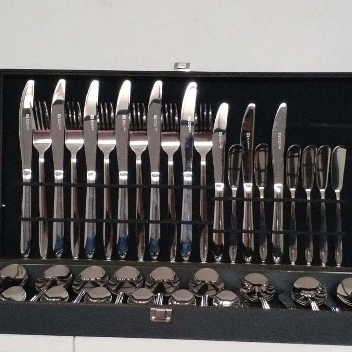 FACUSA - FACUSA SET DE CUBIERTOS X 42 PIEZAS MOD 500 CON ESTUCHE NEGRO