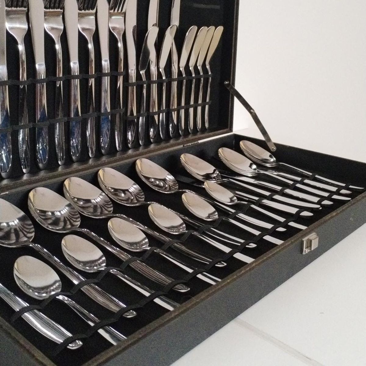 FACUSA - FACUSA SET DE CUBIERTOS X 42 PIEZAS MOD 500 CON ESTUCHE NEGRO