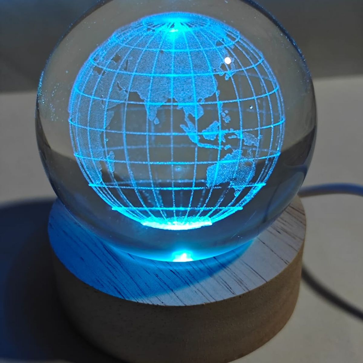 GENERICO - Lampara Bola de Cristal Multicolor USB - Mapamundi 6 cm