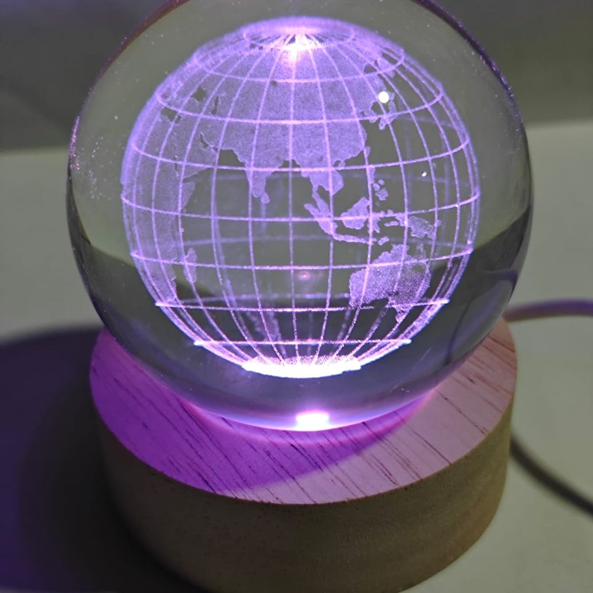 GENERICO - Lampara Bola de Cristal Multicolor USB - Mapamundi 6 cm