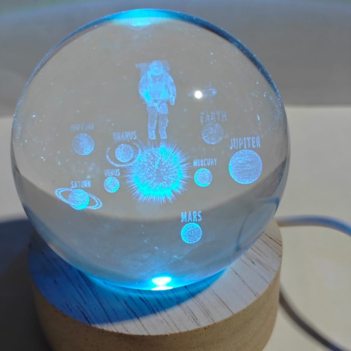 GENERICO - Lampara Bola de Cristal Multicolor USB - Astronauta 6 cm