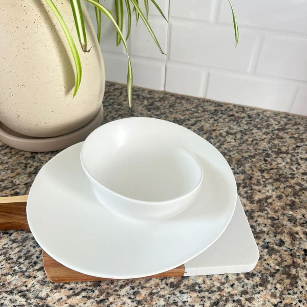 MAP DESIGN HOME - Plato para Piqueos Remolino Blanco 23x4 cm