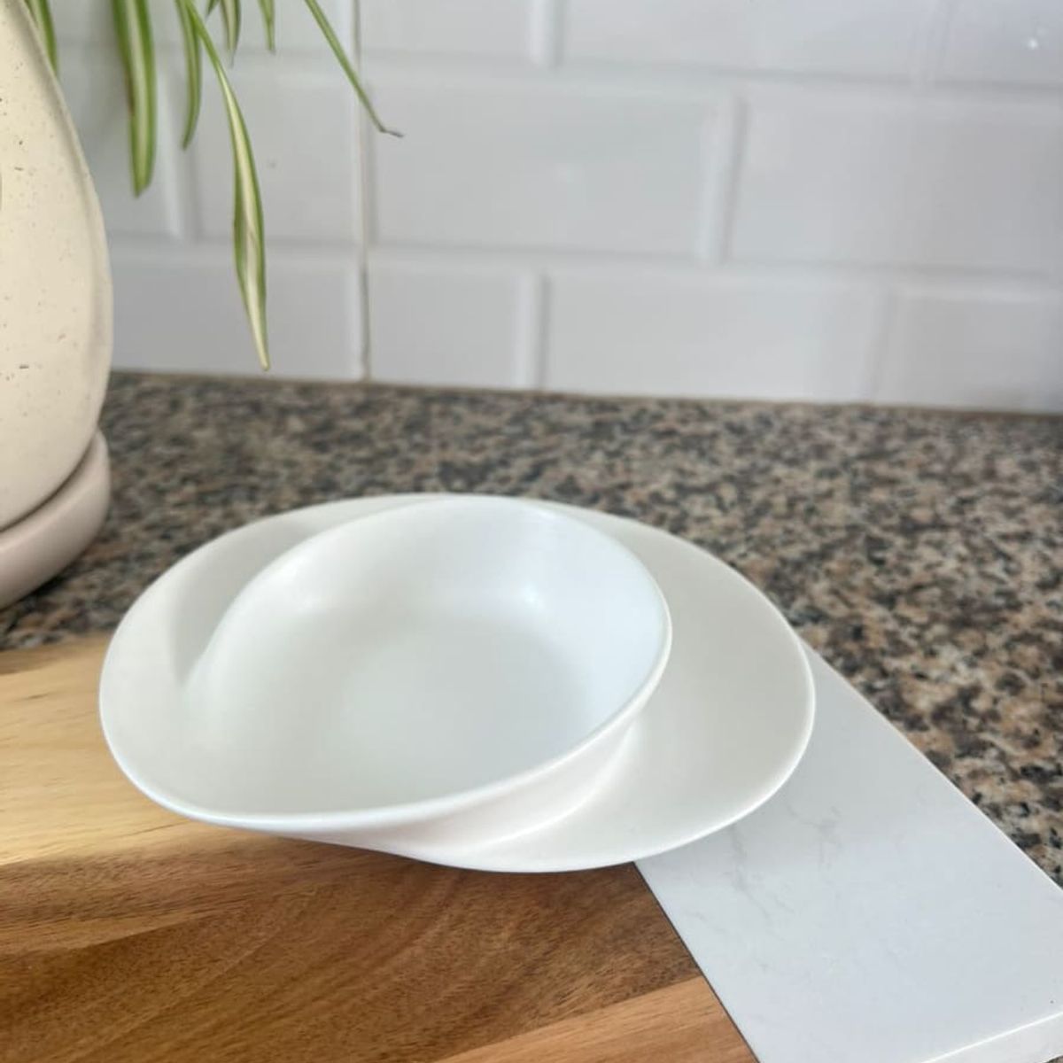 MAP DESIGN HOME - Plato para Piqueos Remolino Blanco 23x4 cm