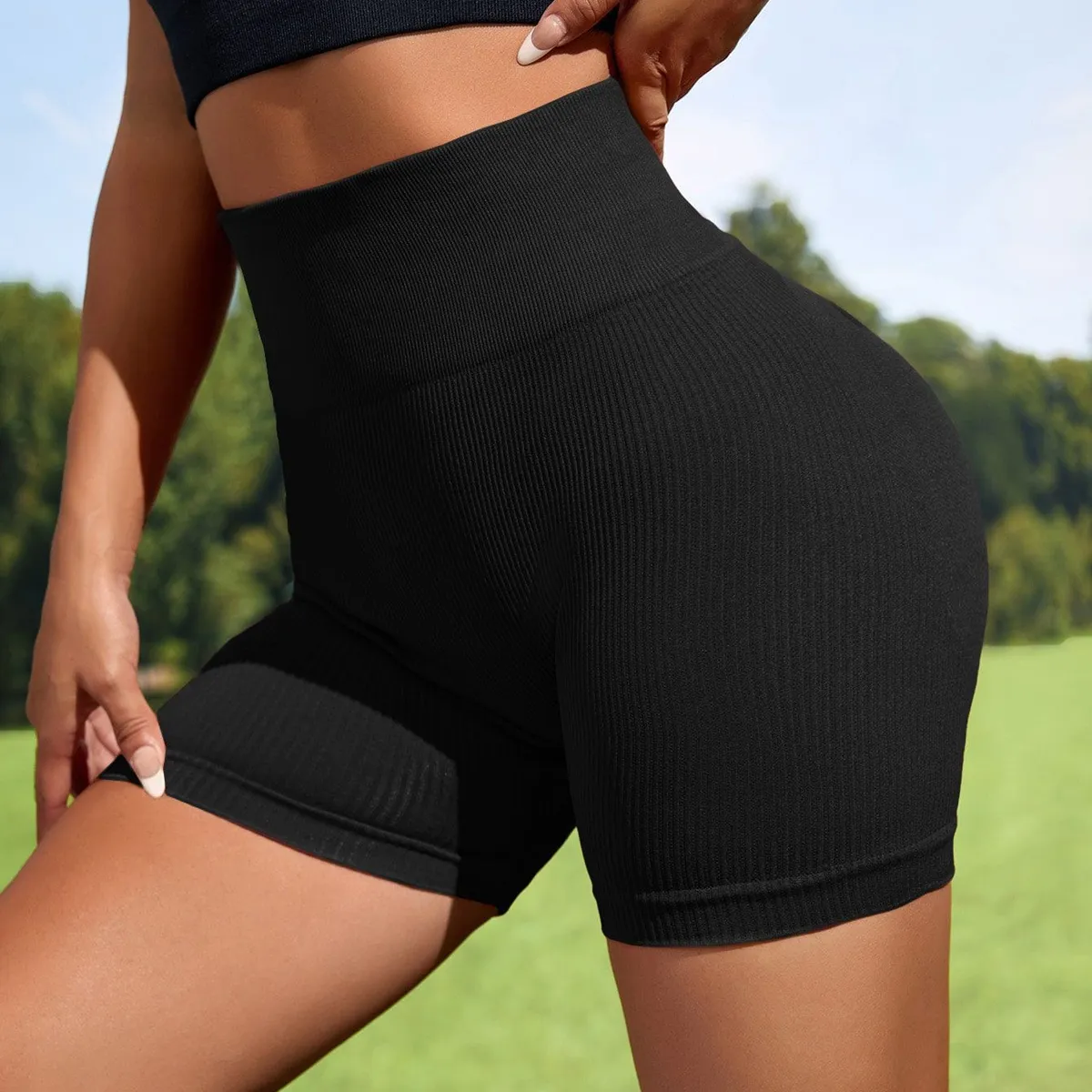 GENERICO - SHORT DEPORTIVO PUSH UP ACANALADO