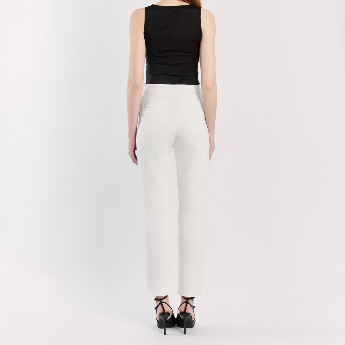 CAMILA VIALI - Camila Viali Polo Lucienne Negro Sin manga