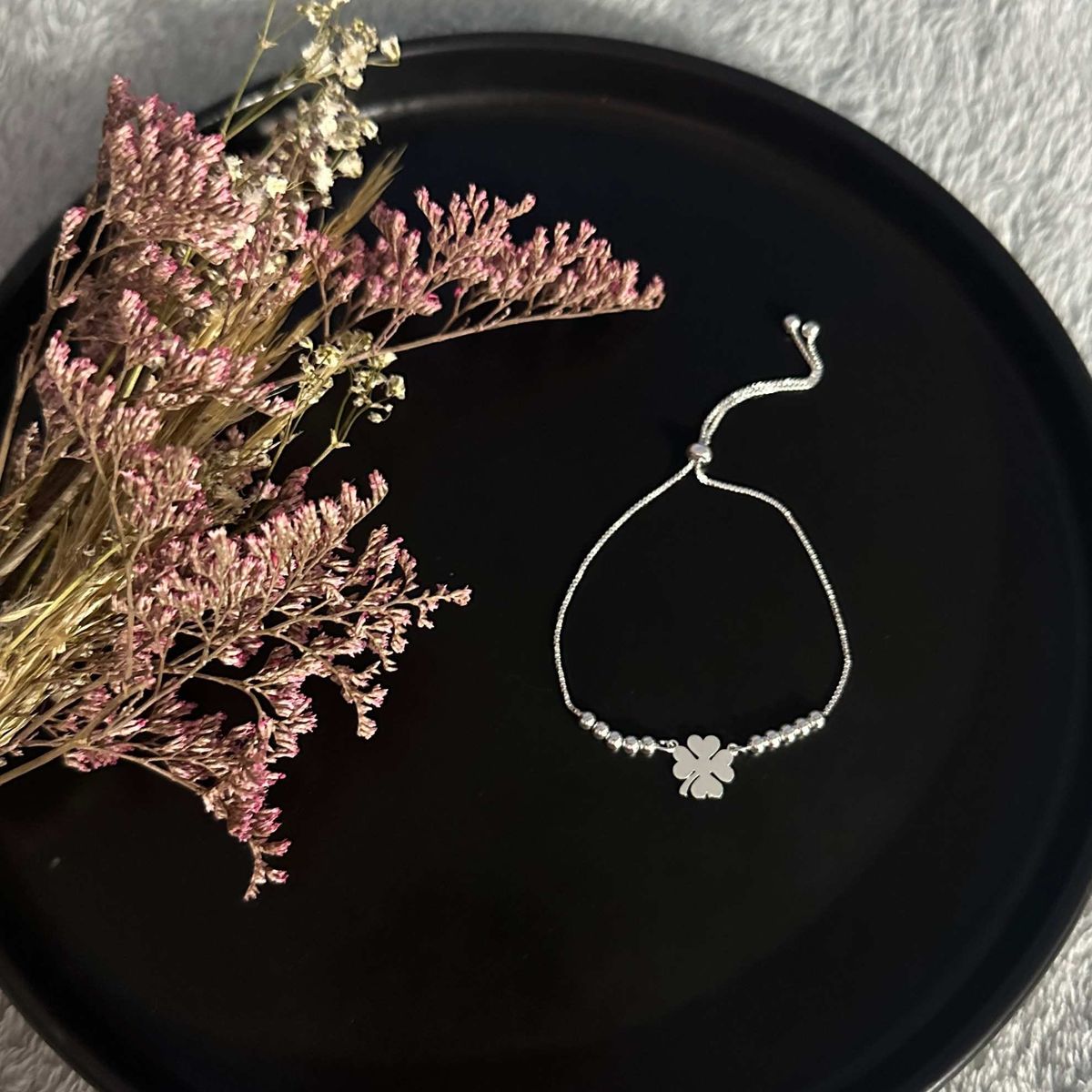 GENERICO - Pulsera regulable con dije trébol  en plata