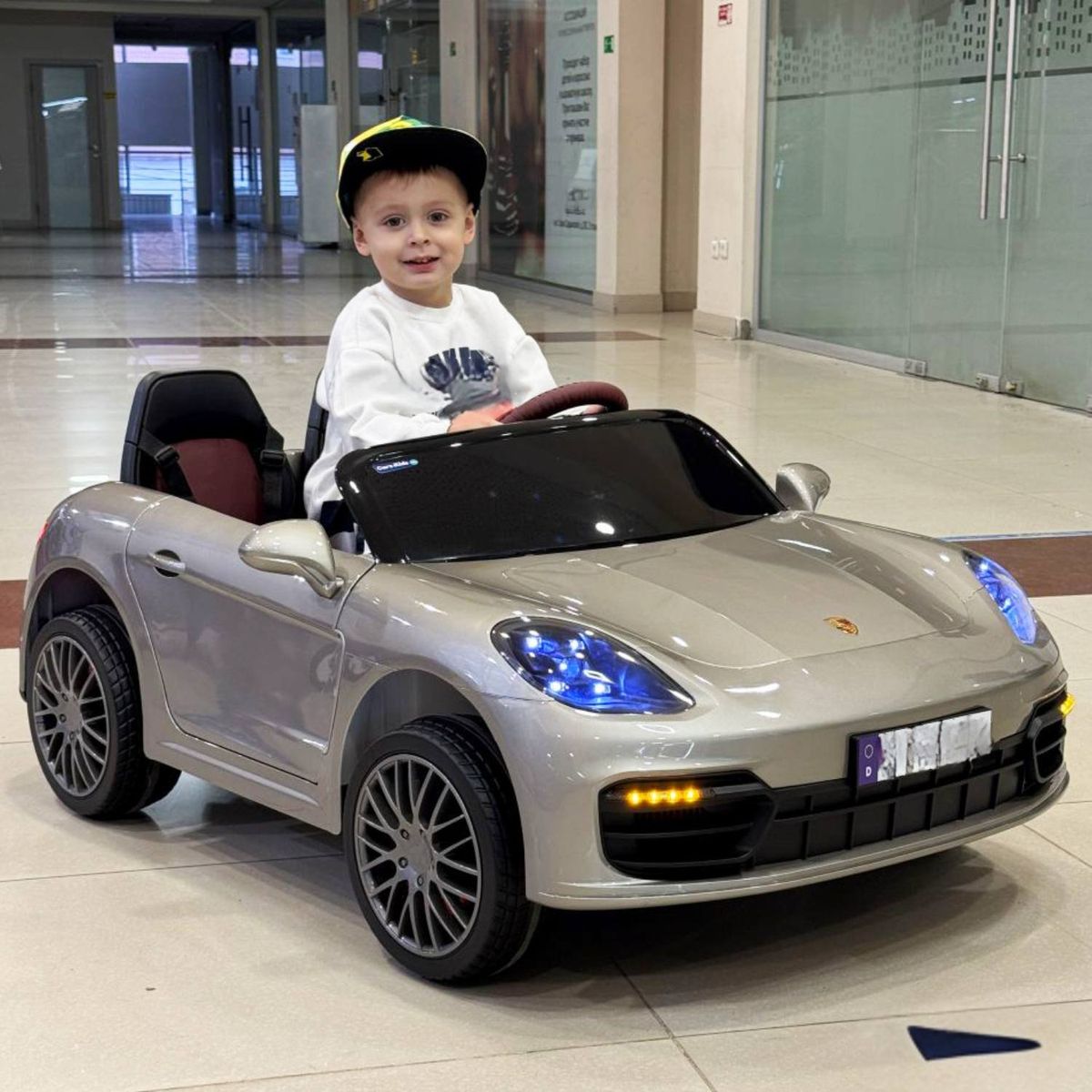 GENERICO - Carro a Batería para Niño PORSHE PANAMERA Gris