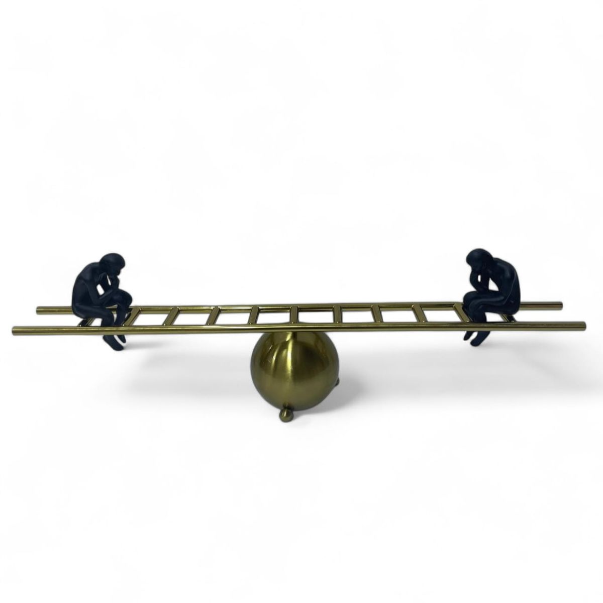 GENERICO - Escultura Pensadores Sentados Con Escalera Dorada