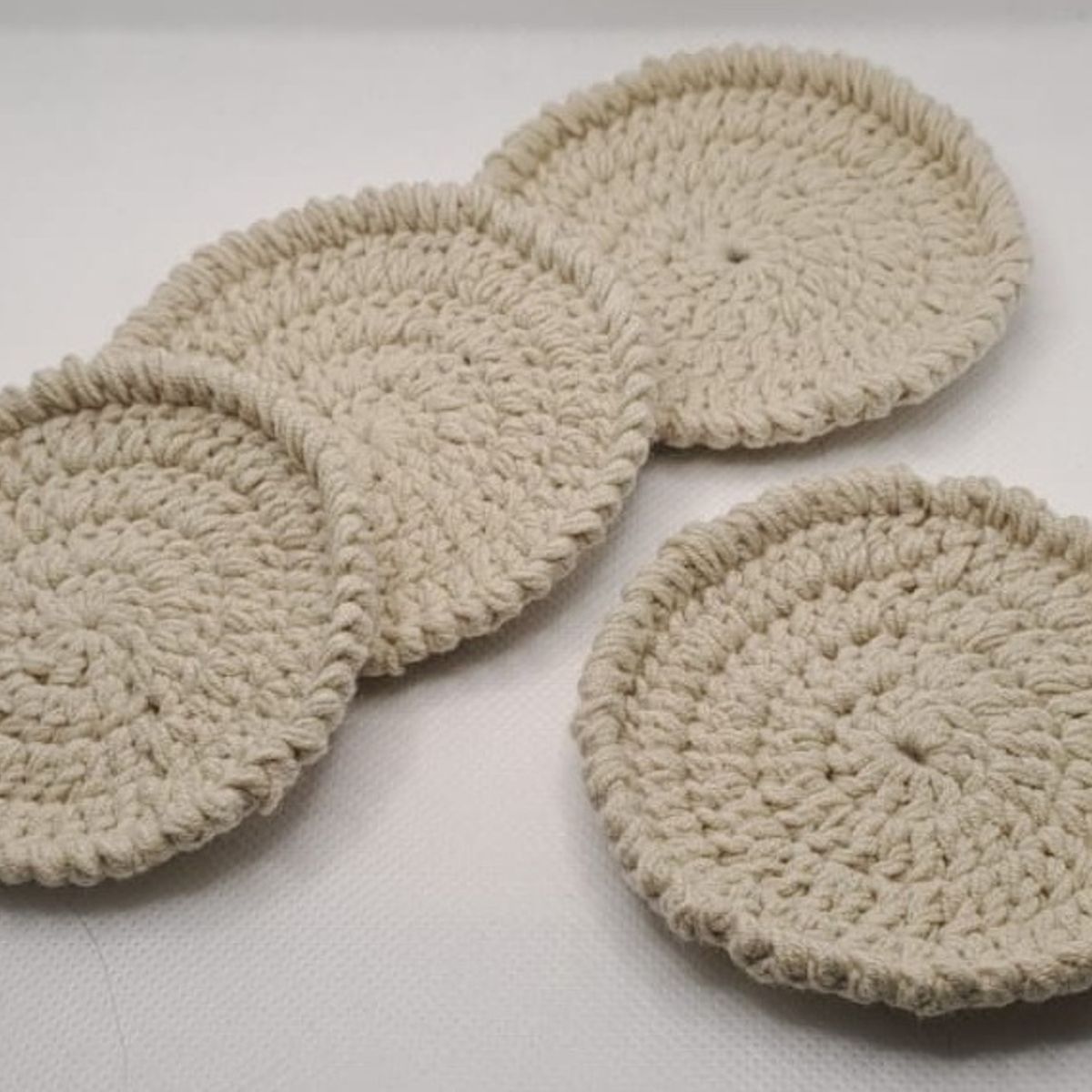 GENERICO - Set de 4 Posavasos Beige Claro de Lana Delicada