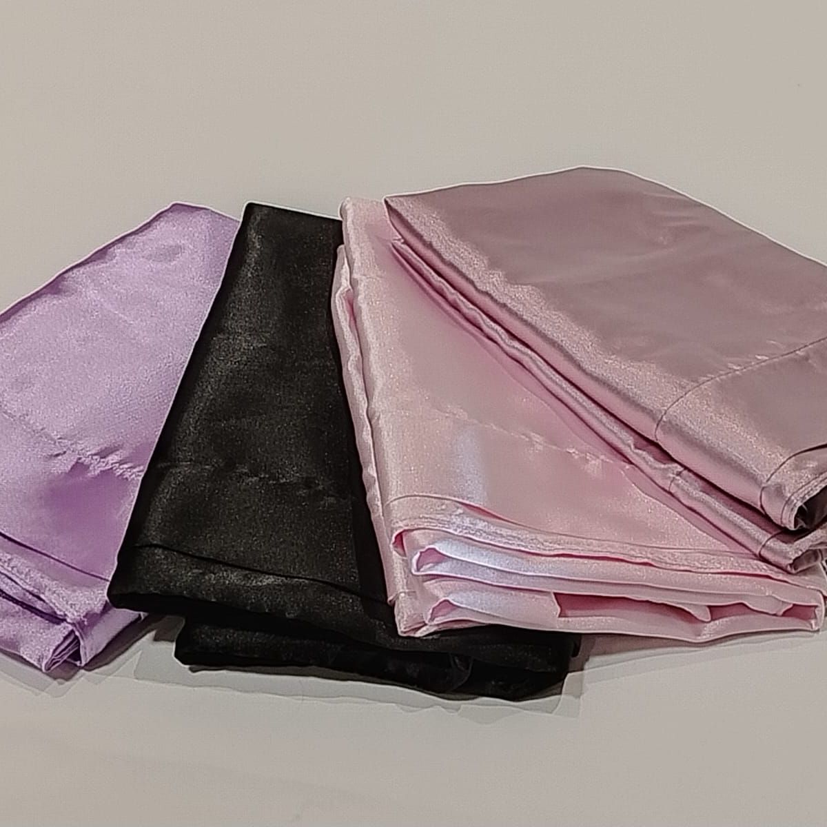 GENERICO - FUNDA DE ALMOHADA DE SATÍN MALVA + 1 scunchie