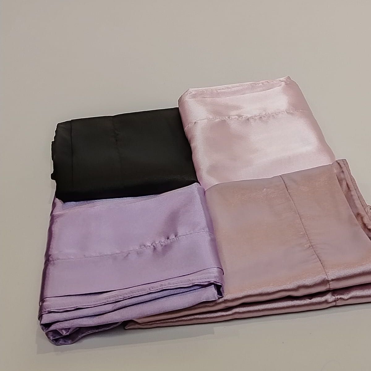 GENERICO - FUNDA DE ALMOHADA DE SATÍN NEGRO + 1 SCRUNCHIE