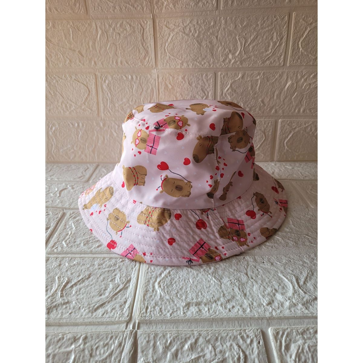 GENERICO - GORRITO CAPIBARA ROSADO CORAZONES PARA NIÑOS