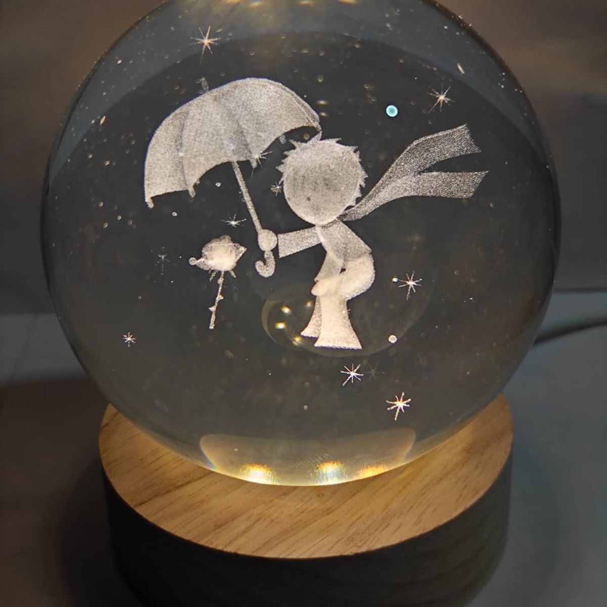 GENERICO - Lampara Bola de Cristal USB - Pequeño Principe 8 cm