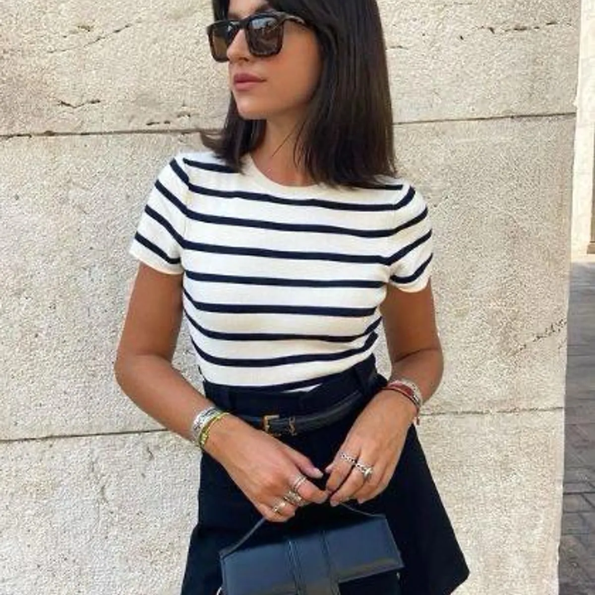 AMA OUTFITTERS - POLO TEJIDO EN HILO A RAYAS