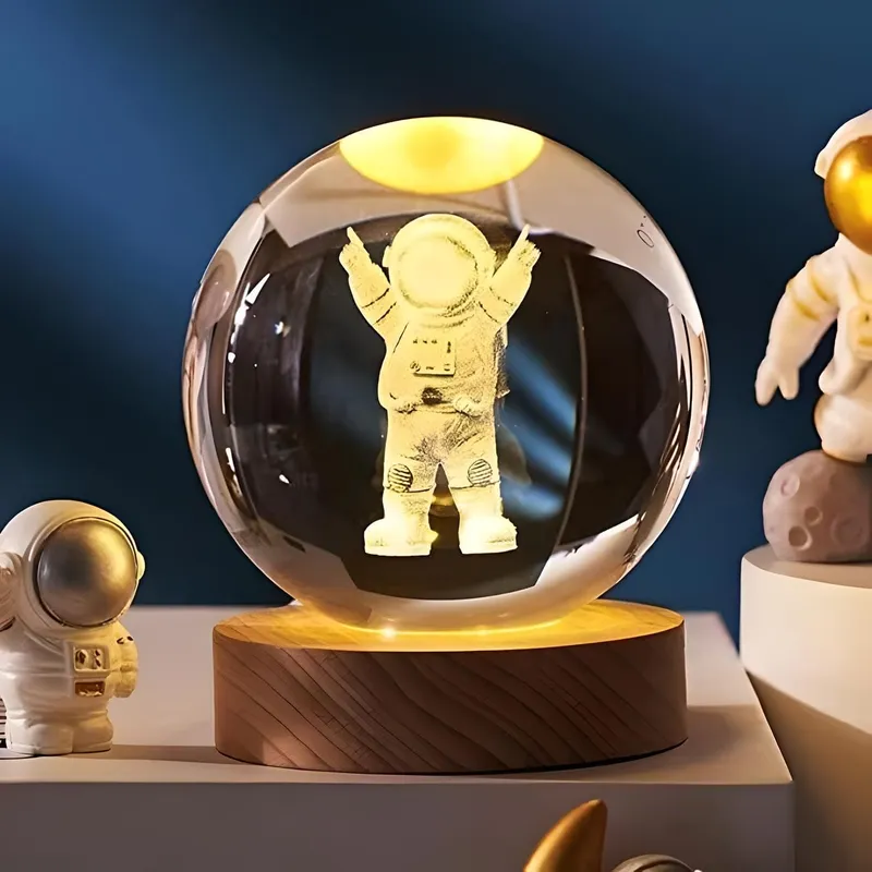 GENERICO - ESFERA DE CRISTAL LÁMPARA LED ADORNO ASTRONAUTA GIGANTE DECORATIVO 3D
