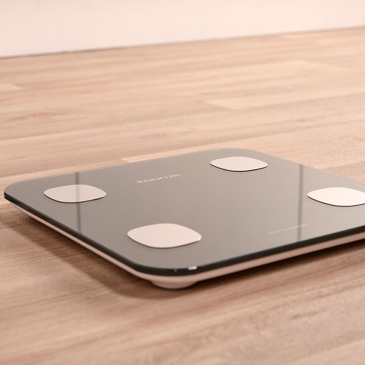 TAURUS - Balanza Taurus Negra de Vidrio Inception Connect Negro