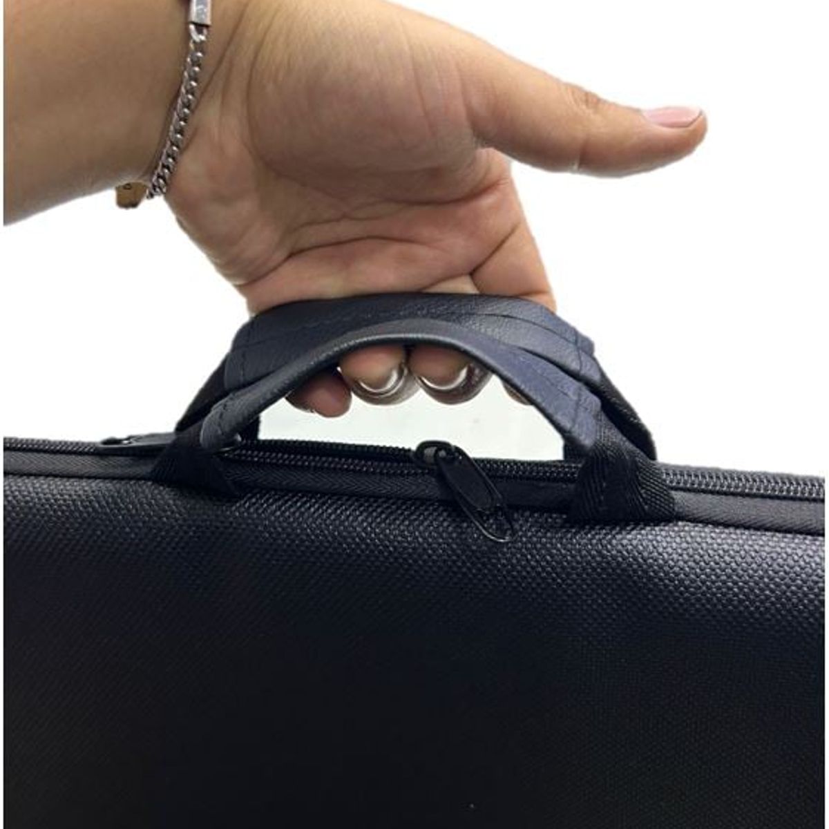 GENERICO - FUNDA PARA LAPTOP DE 15 PULGADAS DISEÑO FLORES NEGROCON DOBLE CIERRE