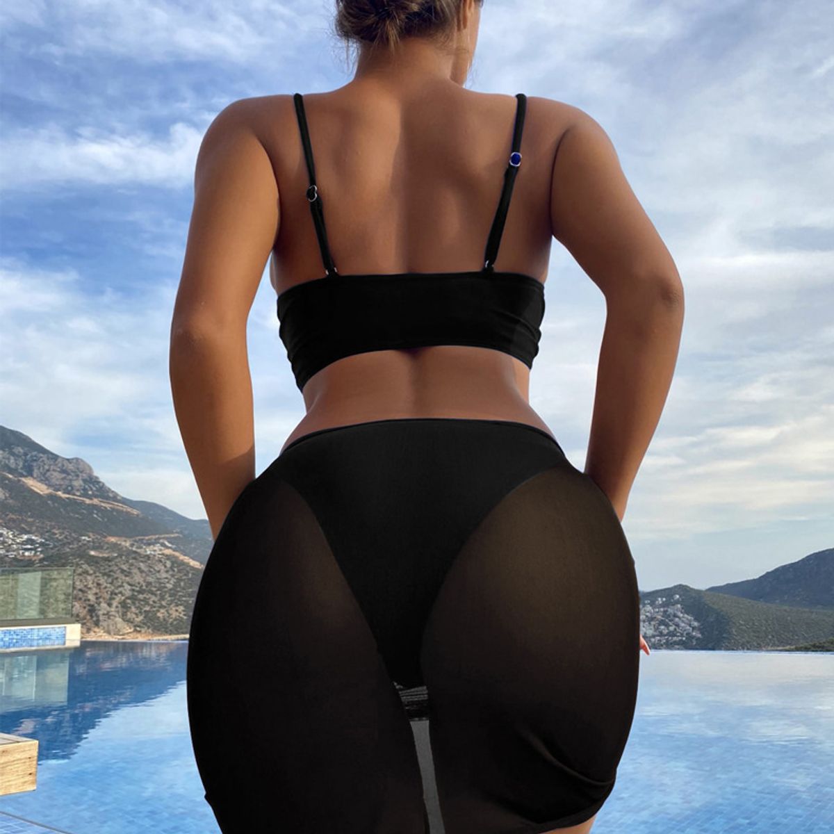 GENERICO - SET DE BIKINI CON COPA NEGRO PERLAS Y FALDA