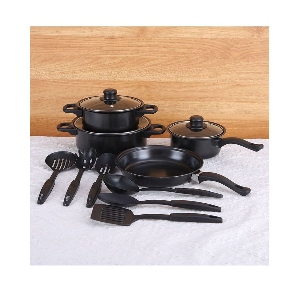 GENERICO - JUEGO DE OLLAS + UTENSILIOS