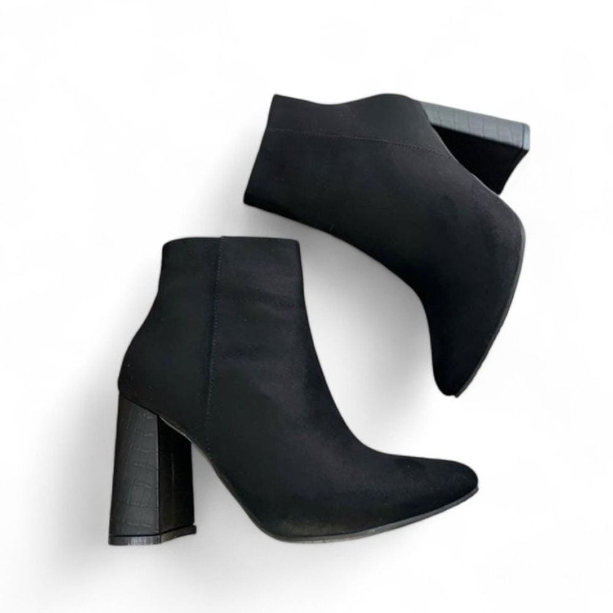 GENERICO - Botin Mujer Taco 9 Despiadada Gamuza 1399 5C-60 Color Negro.-