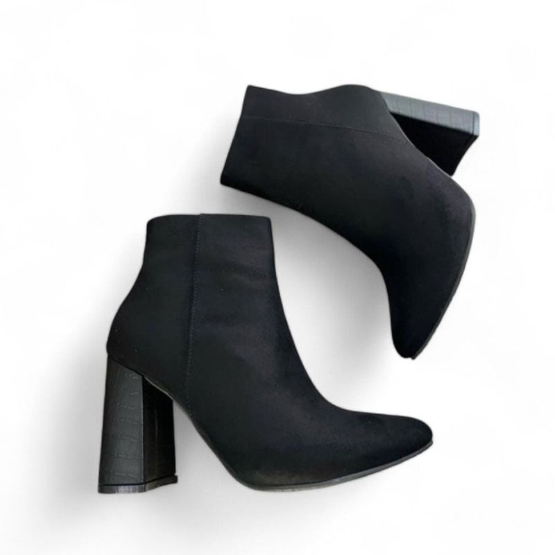 GENERICO - Botin Mujer Taco 9 Despiadada Gamuza 1399 5C-60 Color Negro.-