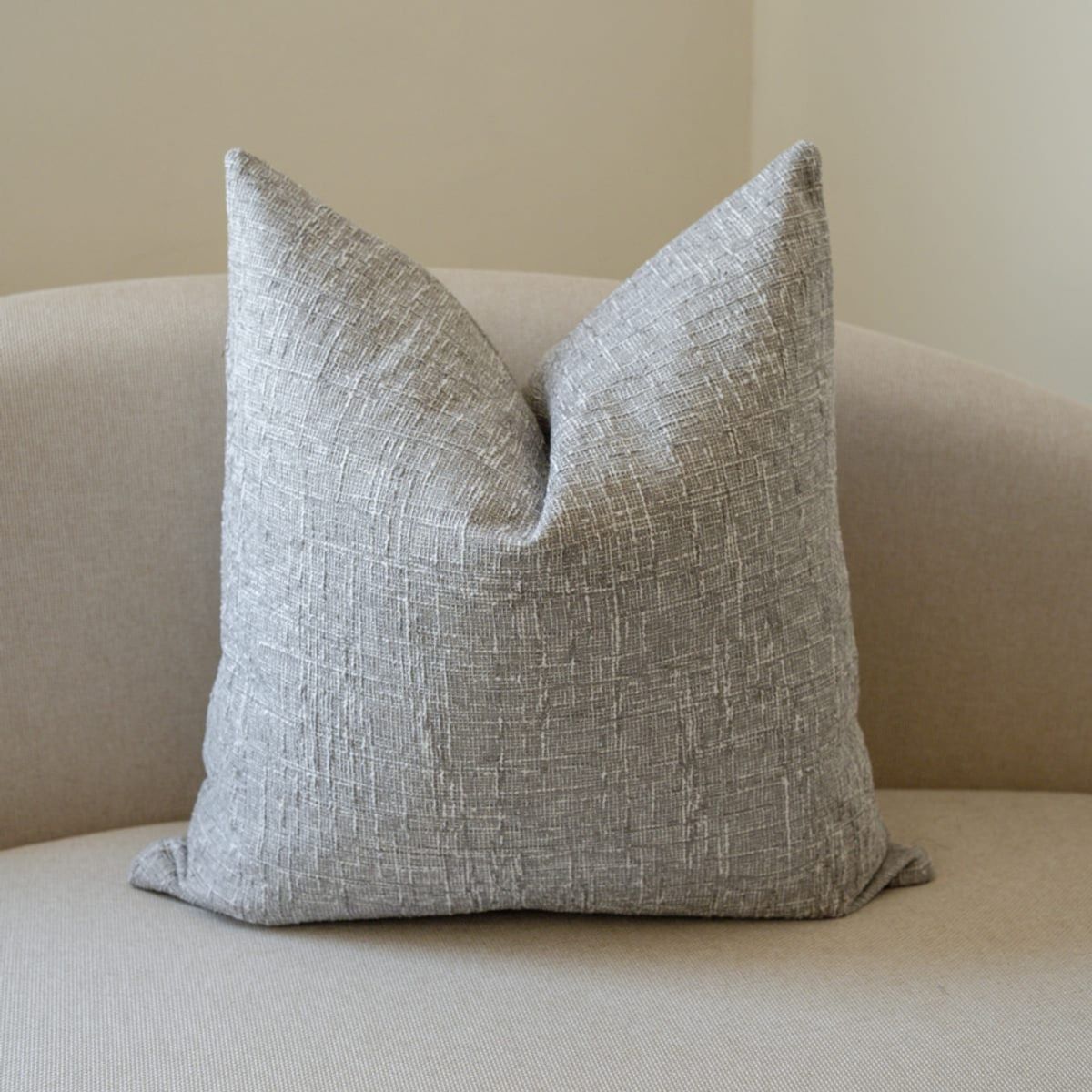 CLAUDIA RIVA HOME - Cojín Camila Gris + relleno de poliester