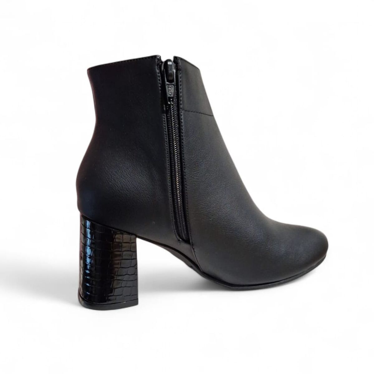 GENERICO - Botin Mujer Yomar 1399 Cuero Vegano Taco 7 Labrado Color Negro