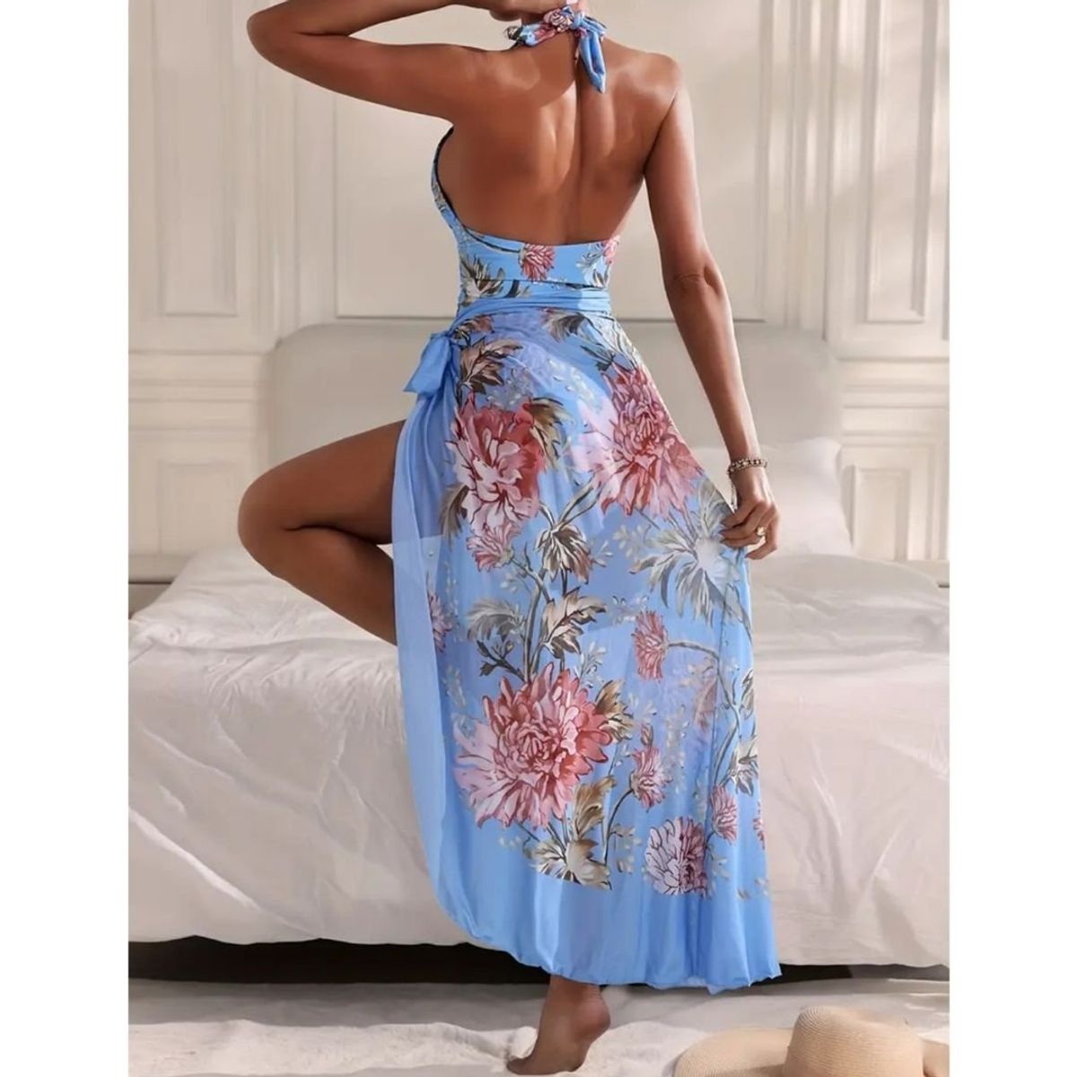 GENERICO - BIKINI HALTER CON COPA INCLUYE PAREO