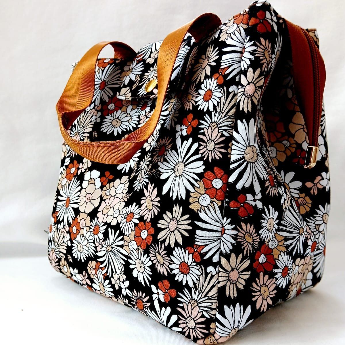 NACIONAL - Lonchera Térmica Negro Floreado para Mujer