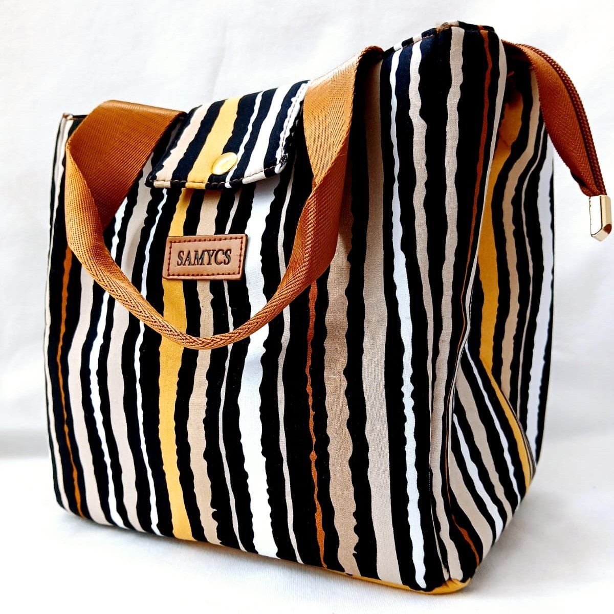 NACIONAL - Lonchera Térmica Rayas Camel Blanco y Negro