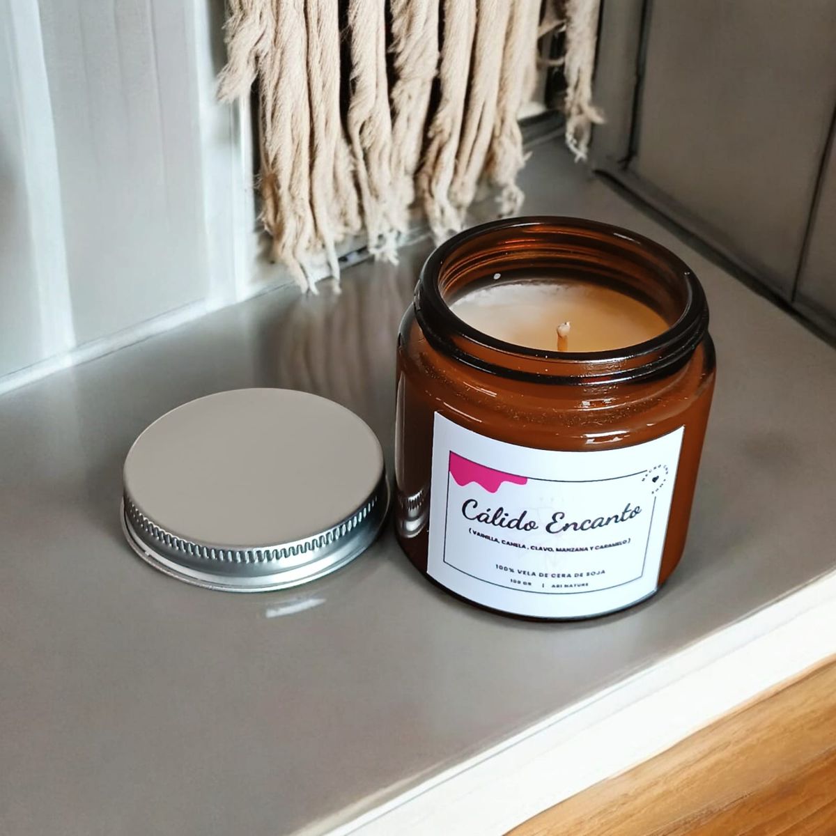 GENERICO - VELA AROMATICA DE CERA DE SOJA  CANELA  NARANJA MANZANA 100 GR.