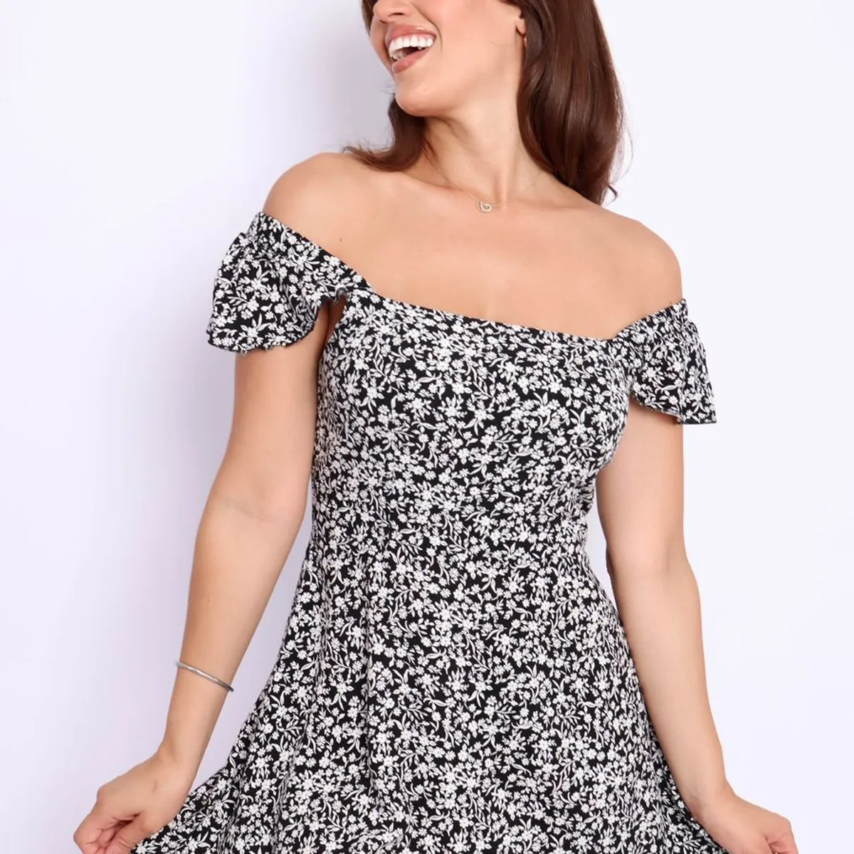 AMA OUTFITTERS - VESTIDO FLOREADO ALMA