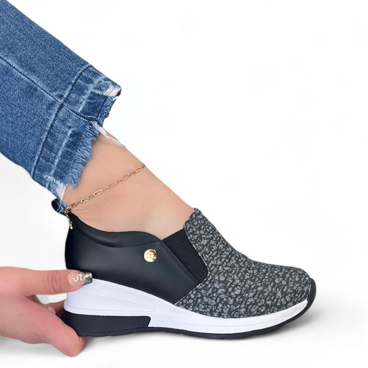 GENERICO - zapatilla mujer 015L-55 CUERO IMPORTADO PLANTA GOMA color negro.-