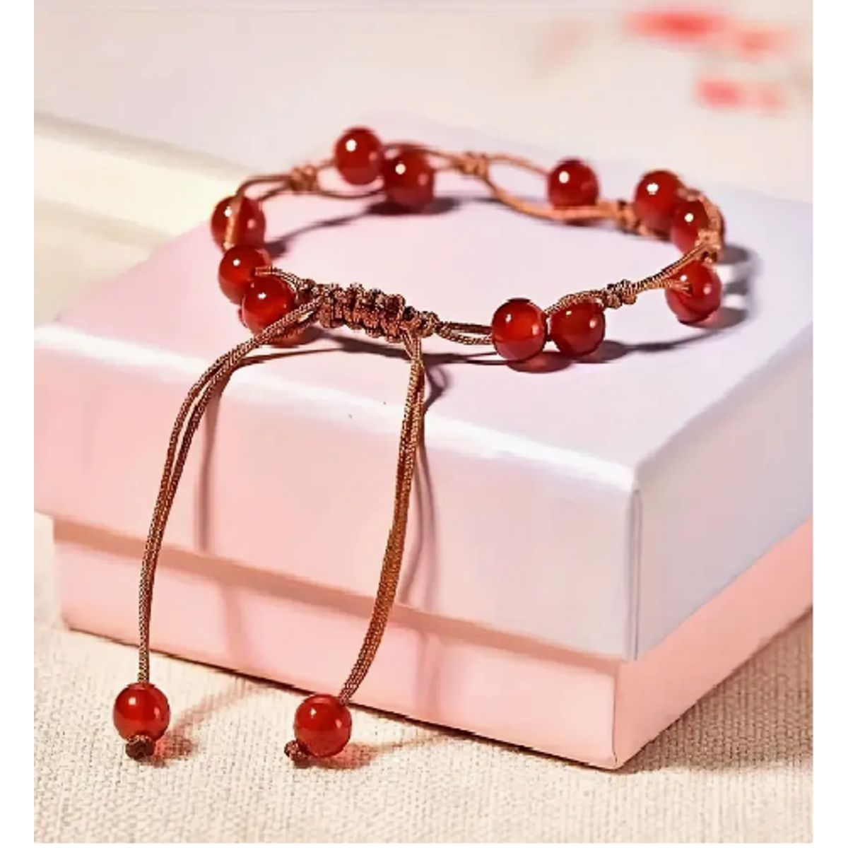 GENERICO - PULSERA TRENZADA CON CUENTAS DE CRISTAL ROJO