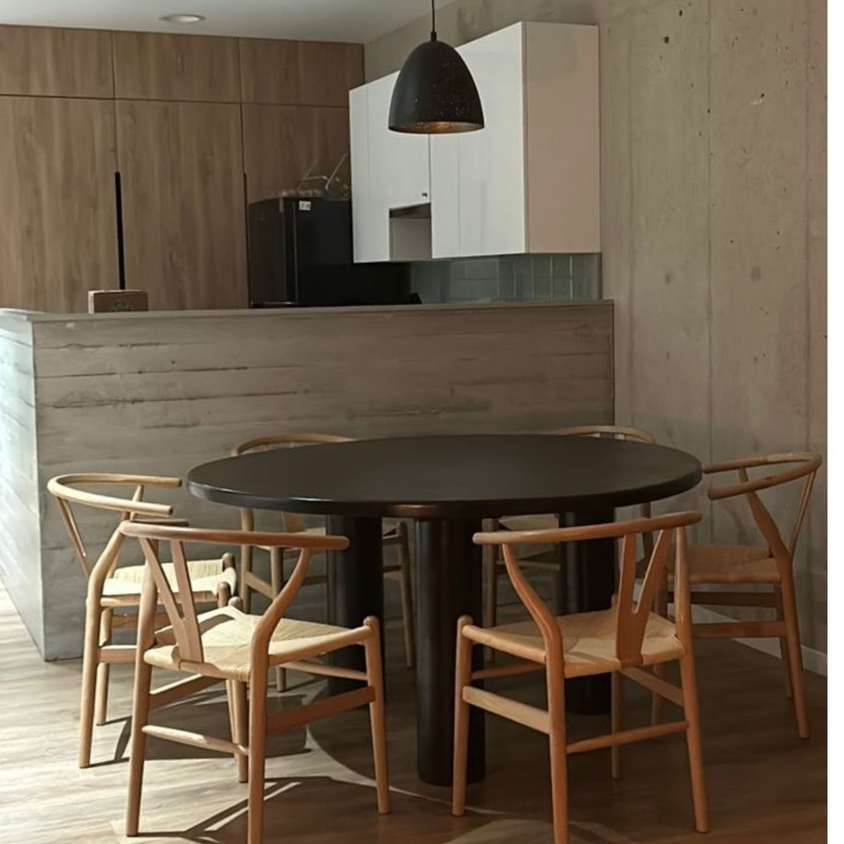 GENERICO - Mesa de comedor de Madera Nogal Micaela Decoban Hogar