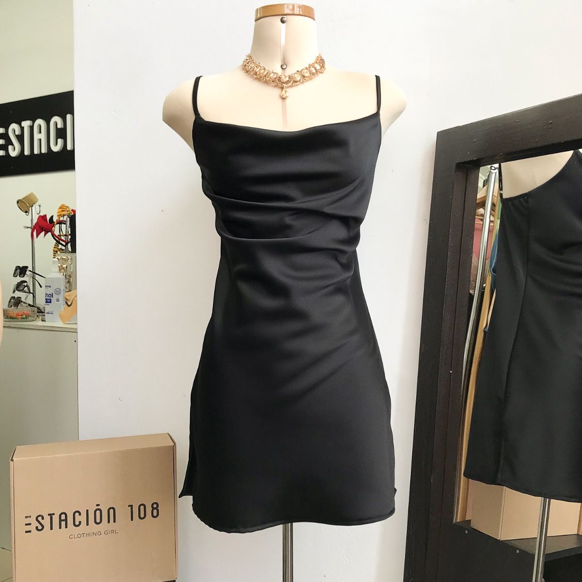 GENERICO - Vestido Corto Seda Frida Color Negro Estacion 108