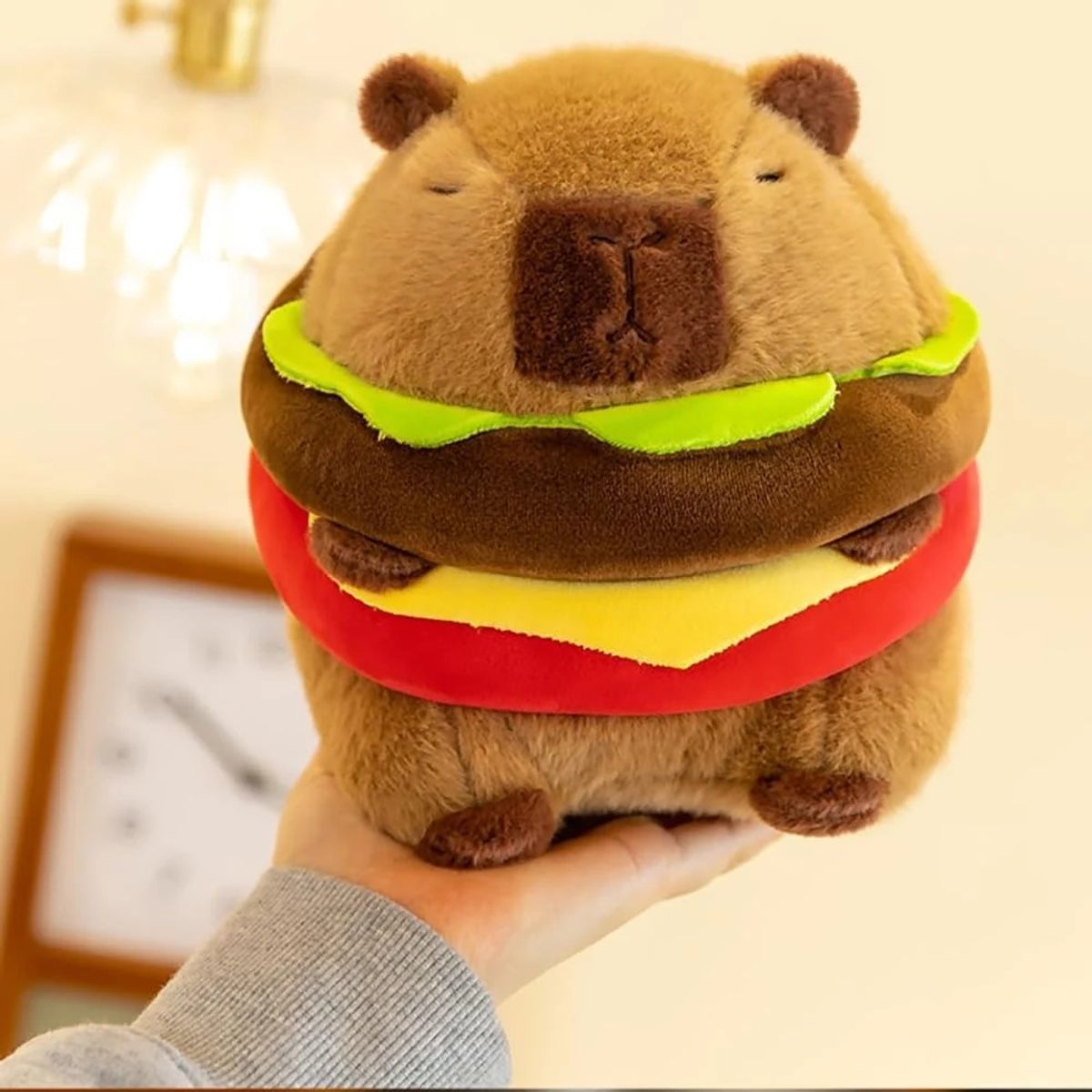 XCLUSIVE - Peluche Capibara - Capybara Hamburguesa de 20cm